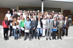 L’acte ha acabat amb una foto de família a les escales de l’entrada principal de l’Hospital Universitari de Vic